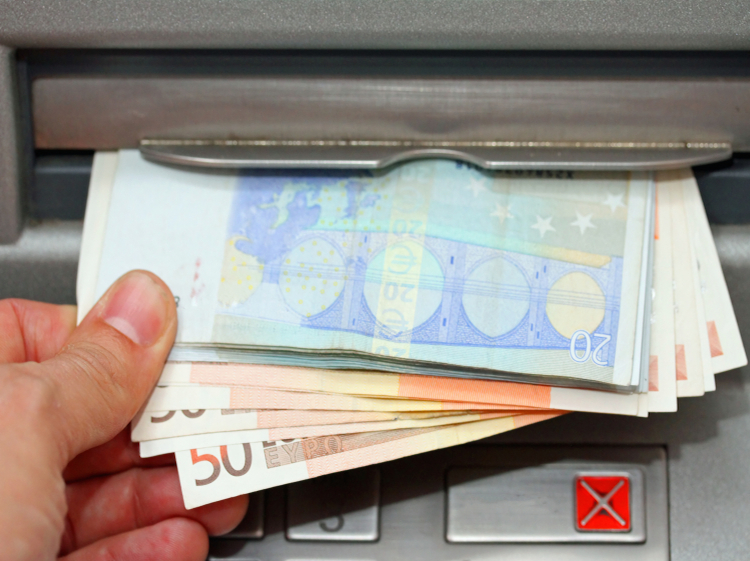 Anatocismo: i giudici “stoppano” le banche ma il governo tace