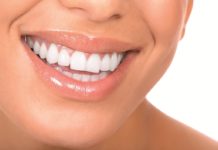 6 insospettabili alimenti che “puliscono” i denti (e 6 che li macchiano)