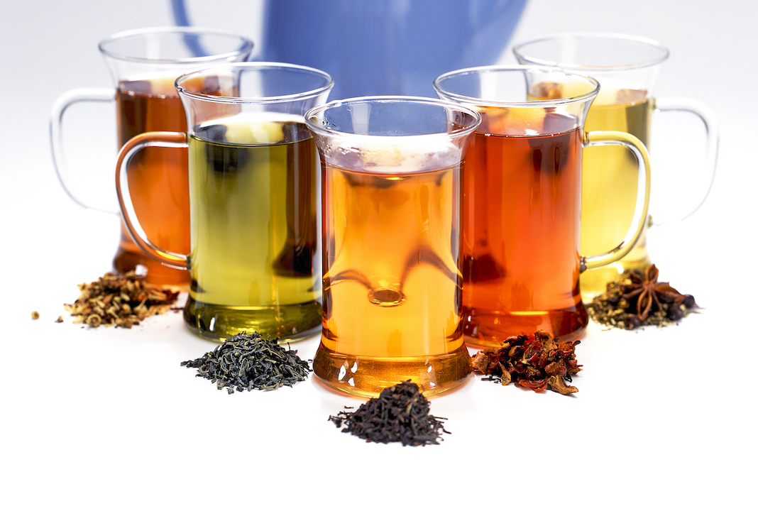 Сколько пить заваренный чай. Выбор чая. Колонна заварка чая. Холодный чай виды. Сухая заварка чая.