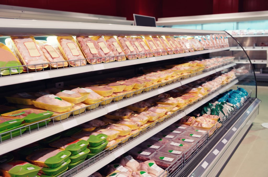 Carrefour traccia la filiera degli alimenti a marchio: si inizia dal pollo