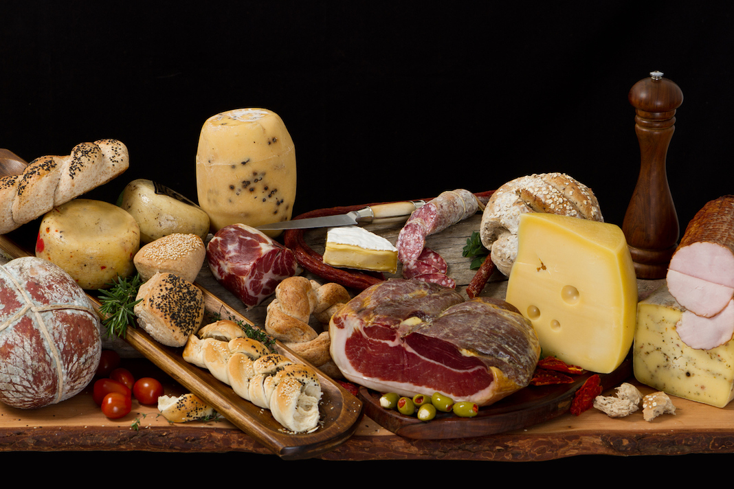 Хамон деликатес. Cheese hamon сайт. Сыровяленая ветчина прошутто. Сыр прошутто италия. Cheese hamon сайт.