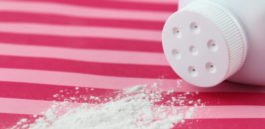 Talco cancerogeno, così J&J ha nascosto i risultati del test sull’amianto Johnson & Johnson STOP TALCO