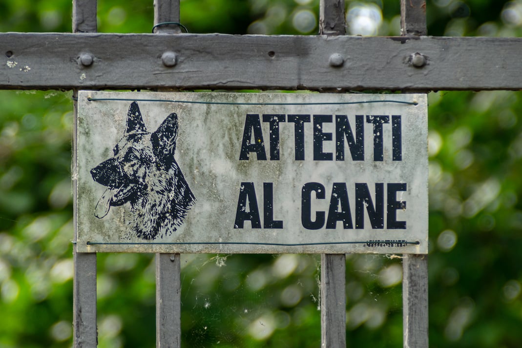 Il cartello attenti al cane è obbligatorio?