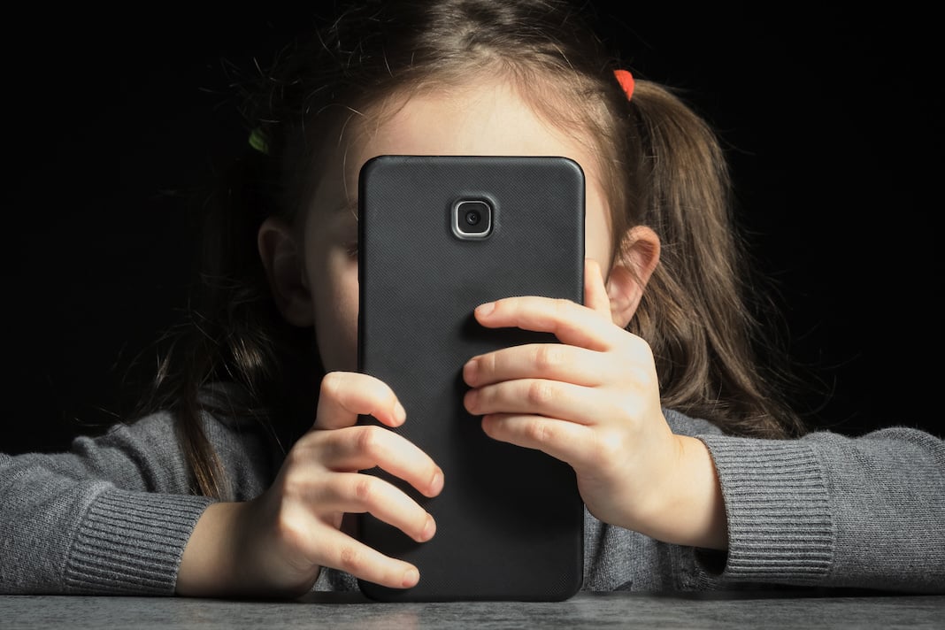 スマートフォンと子供: 親のための便利なガイド (妥協なし)