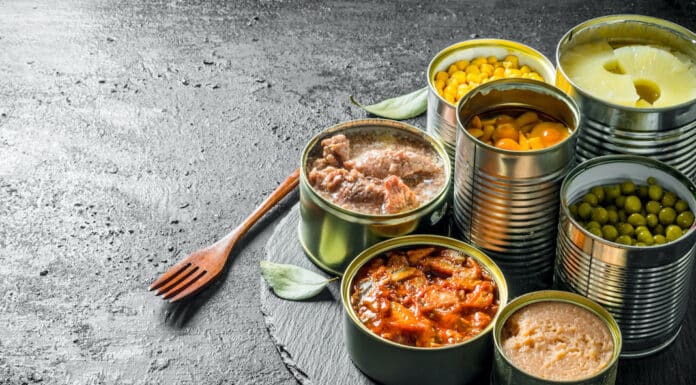 Da oggi il bisfenolo è davvero fuori gioco? Cosa cambia (e cosa no) BISFENOLO A CONTENITORI ALIMENTARI