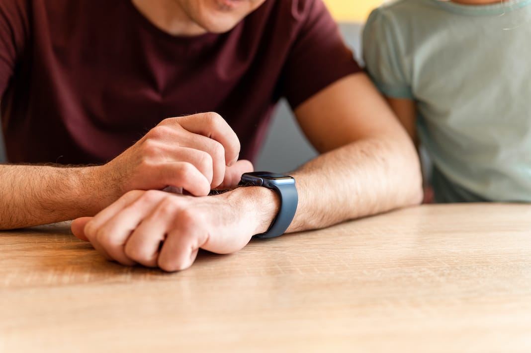 Apple Watch Serie 7 segnalati alcuni casi di bruciature al polso il Salvagente