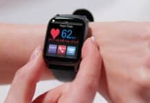 SMARTWATCH FITNESS TRACKER