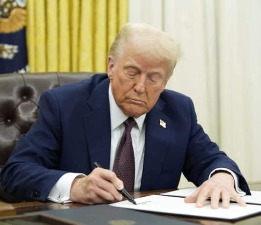 Trump dichiara il glifosato strategico per la sicurezza nazionale TRUMP PFAS DAZI ANTIBIOTICO-RESISTENZA GLIFOSATO