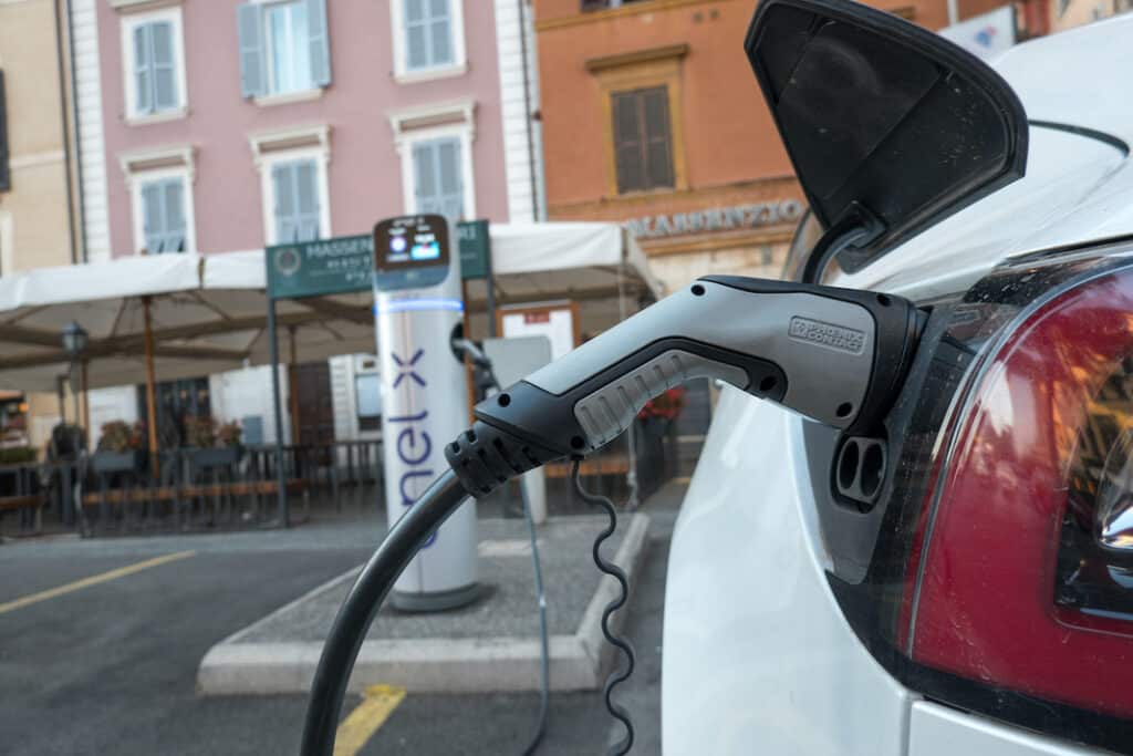 Colonnine di ricarica, Antitrust multa per 2,3 milioni Enel X