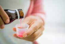 Sciroppi contaminati, morti tre bambini in India. Allarme dell’Oms