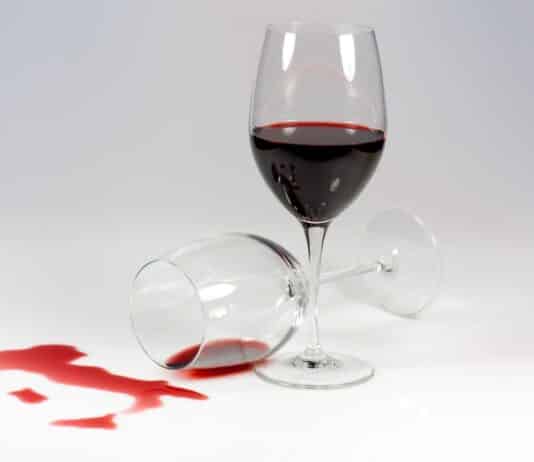 Meno micotossine nel vino europeo (ma restano le ombre dei Pfas) VINO MICOTOSSINE PRIMITIVO DI MANDURIA