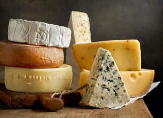 Formaggi, cosa si nasconde dietro l’etichetta? Coagulanti Ogm, additivi e…