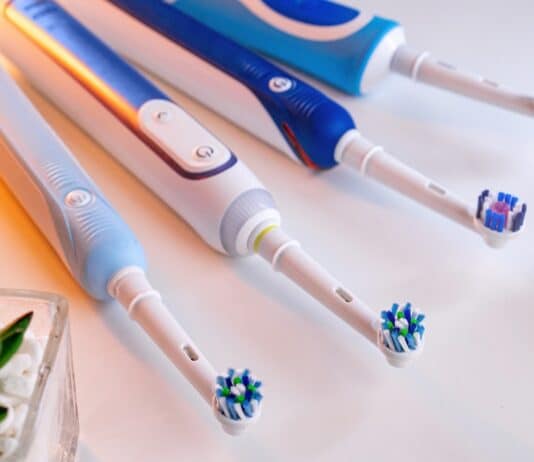 Spazzolini elettrici, tra i migliori del test non ci sono Oral-B e Philips