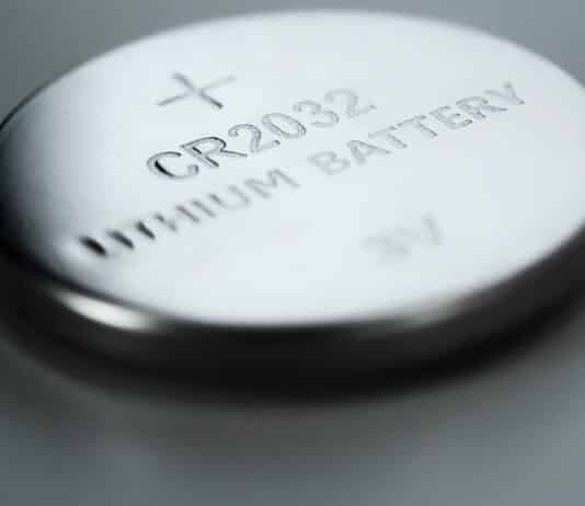 Pile a bottone, dopo Natale cresce il rischio: “Possono perforare l’esofago in mezz’ora” PILE A BOTTONE