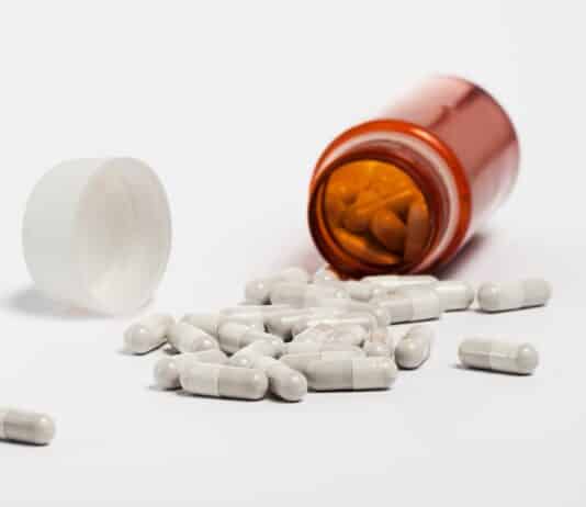 Integratori per neonati: i pediatri francesi contro il business delle “vitamine in culla” INTEGRATORI PER NEONATI