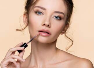 Lipgloss, troppi solventi e formaldeide: il test boccia Essence, L’Oréal, Catrice e…