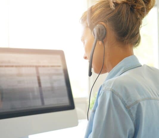 Energia, la Spagna frena il telemarketing selvaggio: prefissi obbligatori e più tutele per i consumatori telemarketing