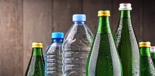 Pfas nelle acque minerali, il test francese trova il Tfa onnipresente pfas