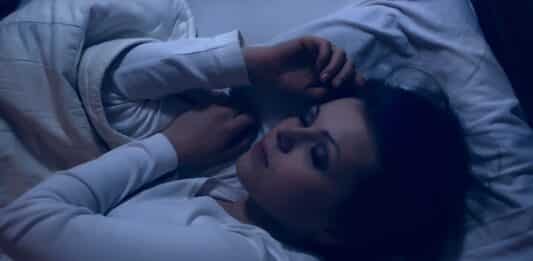 Playlist con suoni della natura per dormire meglio? Lo studio smentisce: disturbano la fase Rem dormire