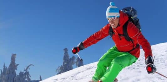 Milano-Cortina, le prime olimpiadi senza Pfas negli sci. E ci sono già 3 squalificati sci