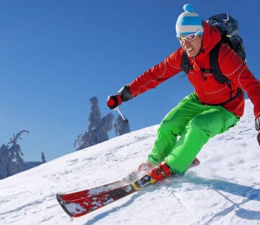 Milano-Cortina, le prime olimpiadi senza Pfas negli sci. E ci sono già 3 squalificati sci