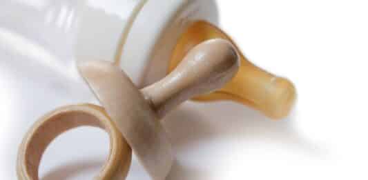 Latte per neonati, ora tocca a Danone: 70 lotti richiamati per la tossina cereulide CEREULIDE LATTE PER NEONATI