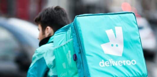 Caporalato, Deliveroo sotto controllo giudiziario. Così il Pm di Milano supplisce al vuoto della politica deliveroo