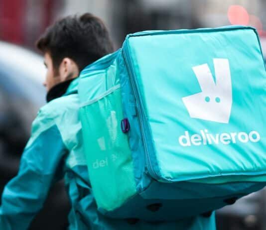 Caporalato, Deliveroo sotto controllo giudiziario. Così il Pm di Milano supplisce al vuoto della politica deliveroo
