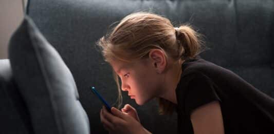 Instagram avvertirà i genitori se i figli cercano termini come “suicidio” Instagram