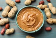 Burro d’arachidi: molte le qualità nutrizionali, ma occhio a quantità e composizione arachidi