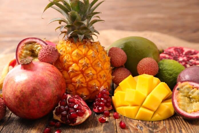 assorted fruit frutta pesticidi