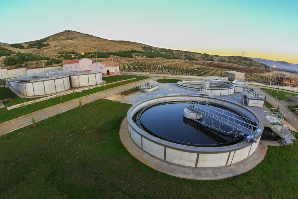 Legambiente, Consumers’Forum e gestori idrici: stop ai Pfas nelle acque