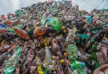 Francia, Nestlé Waters a processo per discariche abusive di bottiglie bottiglie nestlé