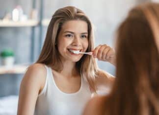 Gli esperti: non lavarsi i denti aumenta i rischi anche per cuore e cervello denti