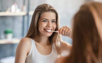 Gli esperti: non lavarsi i denti aumenta i rischi anche per cuore e cervello denti