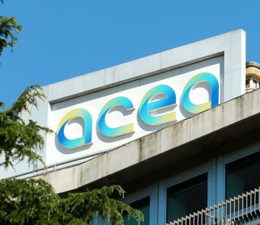 Privacy, multa ad Acea per contratti energia non richiesti. Come comportarsi in questi casi acea
