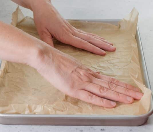 Carta da forno e Pfas, il ciclo perverso: da noi all’ambiente (e ritorno) carta da forno