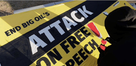 Greenpeace Usa condannata a pagare 345 milioni a Big Oil: “No al bavaglio” greenpeace