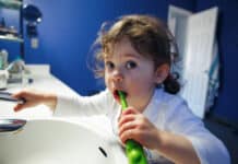 Fluoro nei dentifrici: scontro tra autorità ed esperti in Francia fluoro