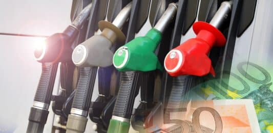 Greenpeace: la guerra ha già regalato 2,5 miliardi di extra-profitti alle Big Oil in Europa