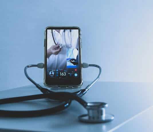 Intelligenza artificiale e salute, metà delle risposte sono sbagliate (anche se sembrano perfette) intelligenza artificiale