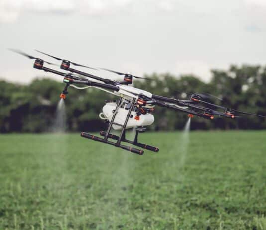 L’Italia apre ai pesticidi dai droni droni drone