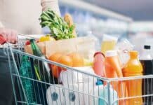 Plastica nei supermercati, l’indagine francese: Carrefour fa poco, Lidl e Aldi non parlano supermercati