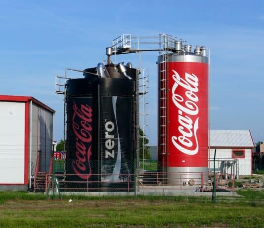Colombia, comunità vince contro Coca-Cola: freno allo sfruttamento idrico coca-cola