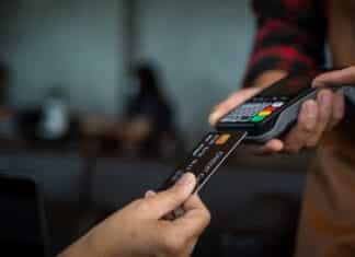 Pagamenti con carta e bancomat: stop alle commissioni sotto i 10 euro, ridotte fino a 30 bancomat