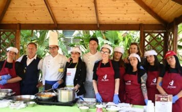 Rebibbia, la pasta fresca diventa strumento di reinserimento: 12 detenute formate come pastaie REBIBBIA
