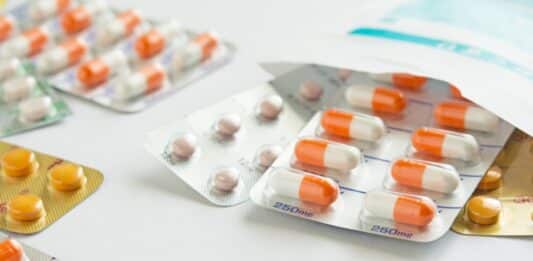 Farmaci e caldo, il doppio rischio dell’estate FARMACI E CALDO