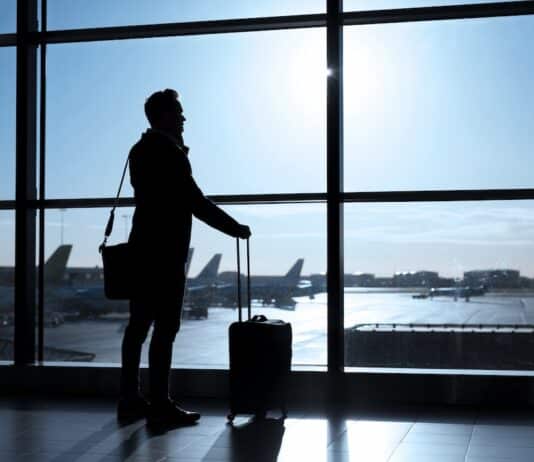 Passeggeri bloccati 27 ore all’aeroporto di New York, Klm condannata a pagare i danni klm