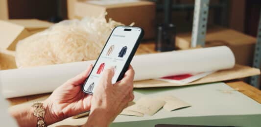 Sconti, taglie e materiali: ecco come ti ingannano alcuni siti di moda