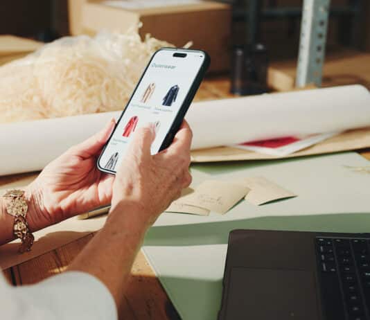 Sconti, taglie e materiali: ecco come ti ingannano alcuni siti di moda